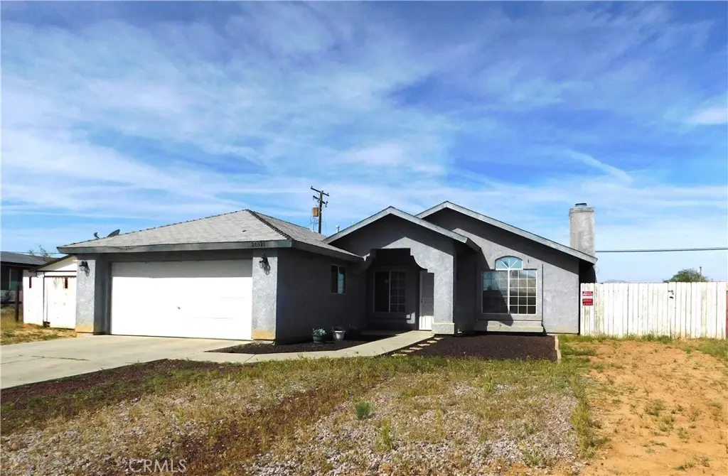 Residential Lease for rent at 20321 88th, California City, Kern County, CA featuring 3 beds and 2 baths