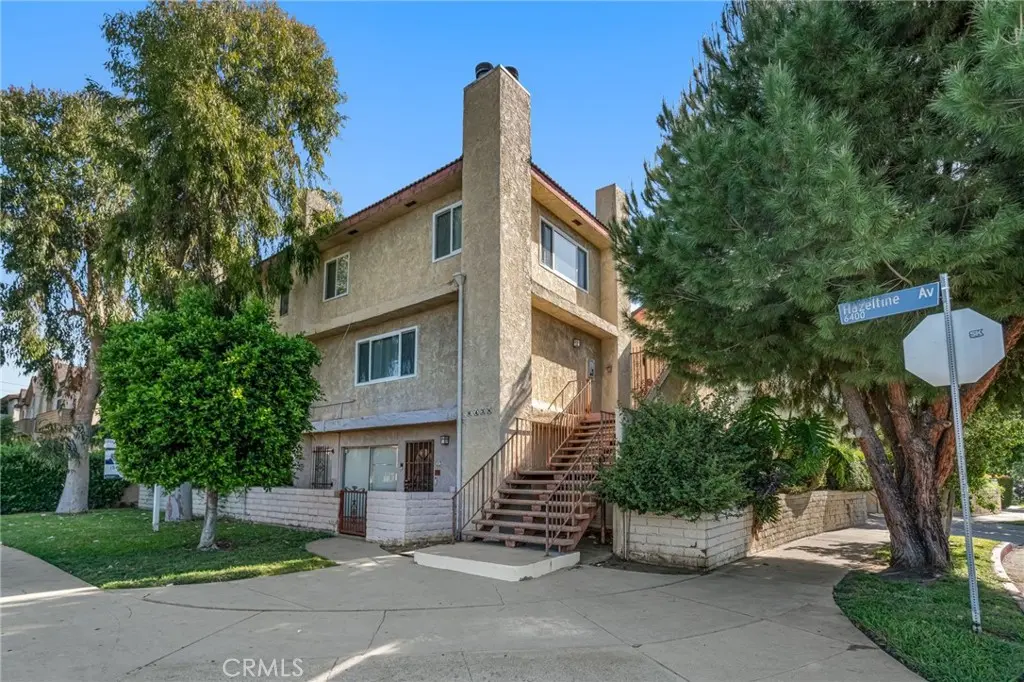 6438 Hazeltine Avenue 6, Van Nuys, CA — listing photo 1