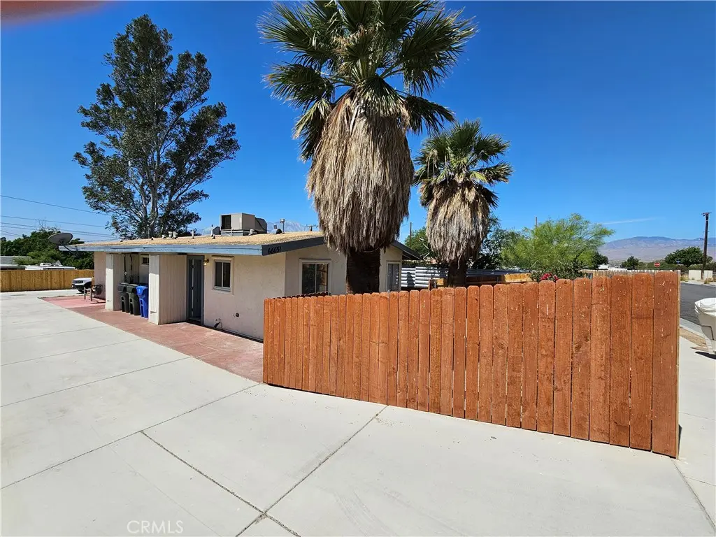 Residential Lease for rent at 66051 3rd, Desert Hot Springs, Riverside County, CA featuring 2 beds and 1 bath