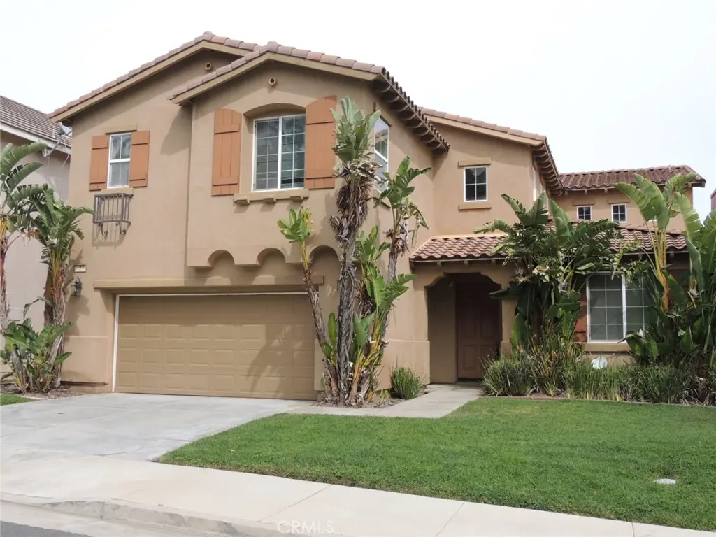 Single Family Residence for sale at 7 Plaza Valenza, Lake Elsinore, CA featuring 4 beds and 4 baths