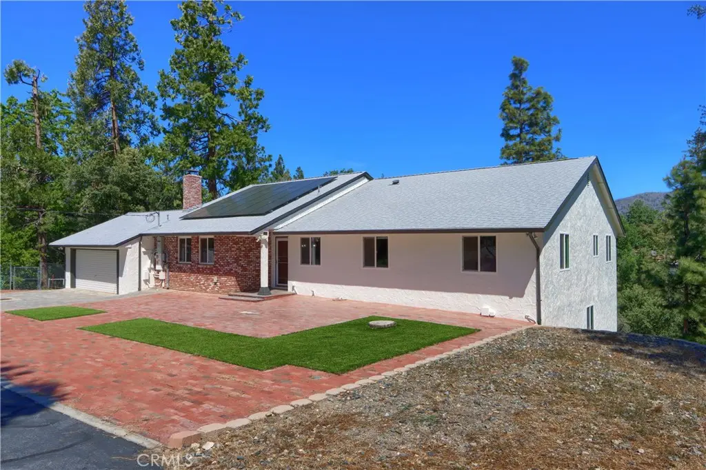 Single Family Residence for sale at 5750 Glacier Point, Mariposa, CA featuring 3 beds and 2 baths