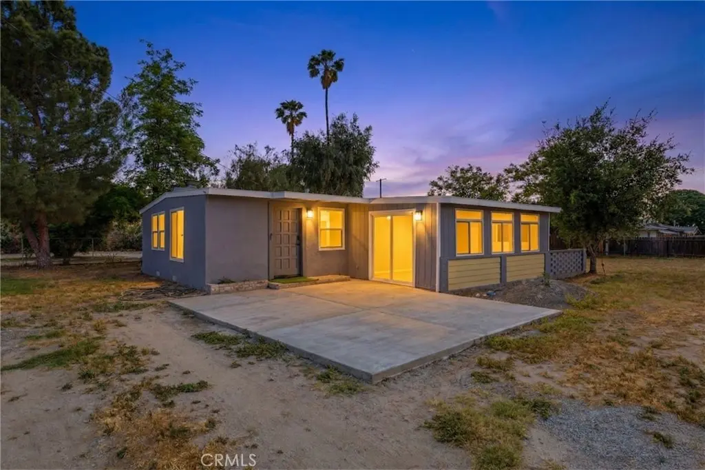 Single Family Residence for sale at 26917 Yale St, Hemet, CA featuring 3 beds and 1 bath
