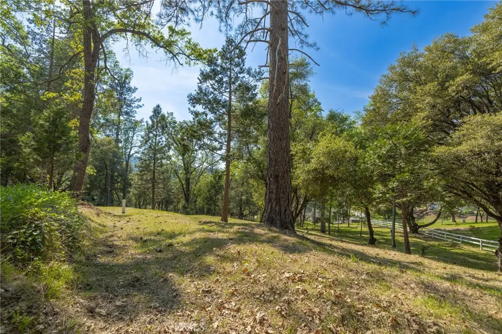1 Oak Lane, Oakhurst, CA — listing photo 1