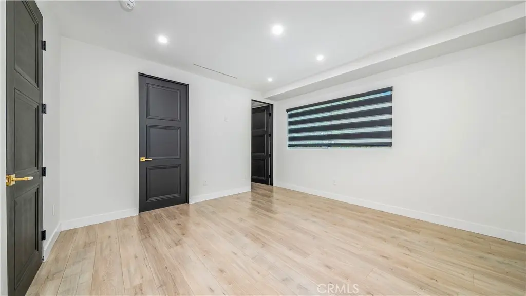 Single Family Residence for sale at 1001 Via Alta, Burbank, CA featuring 4 beds and 5 baths