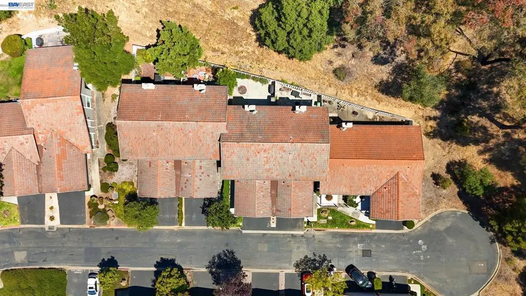 Townhouse for sale at 34 Chimney Rock, Oakland, CA featuring 3 beds and 3 baths