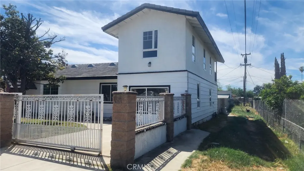 Single Family Residence for sale at 295 Sparks, Bakersfield, CA featuring 5 beds and 4 baths