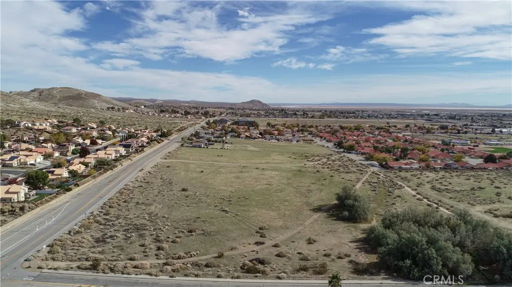 1 30th Street W, Rosamond, CA — listing photo 1