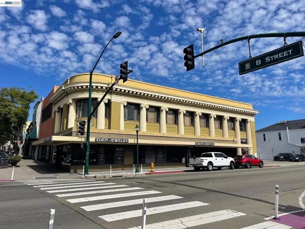 Condominium for rent at 22622 Mission Blvd, Hayward, CA and 2 baths