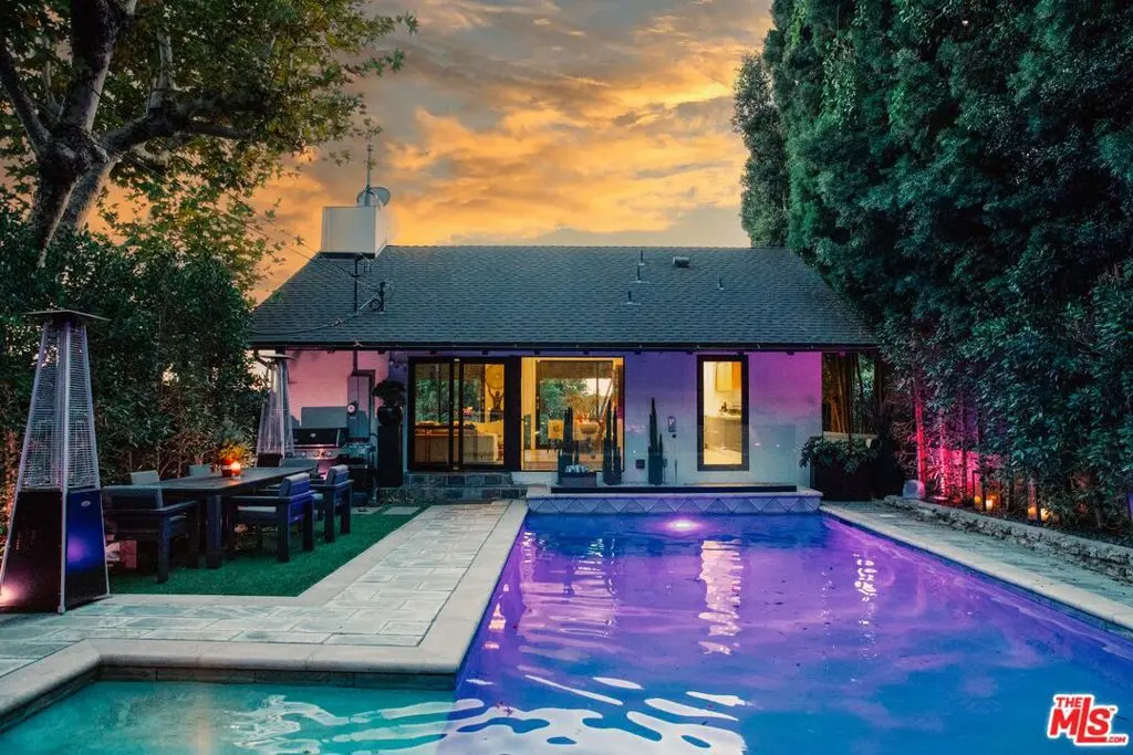 Residential Lease for rent at 8297 Presson Place, Los Angeles, Los Angeles County, CA featuring 2 beds and 3 baths