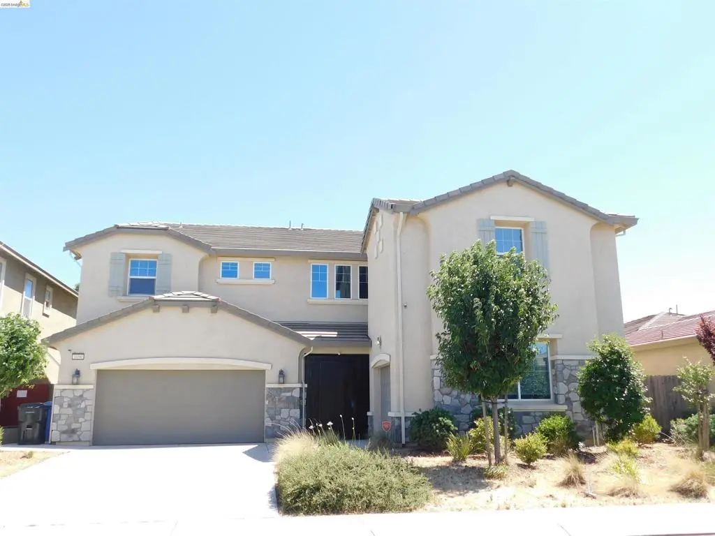 Single Family Residence for sale at 1090 Lavender St, Manteca, CA featuring 5 beds and 5 baths