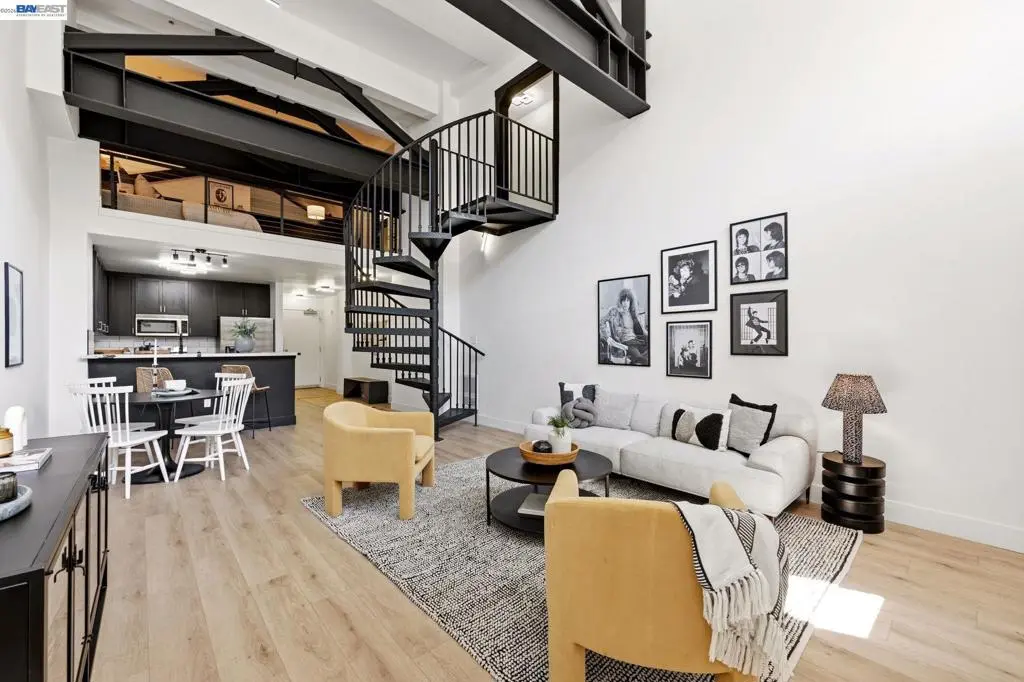 Condominium for sale at 330 13Th St 1A, Oakland, CA featuring 1 bed and 2 baths