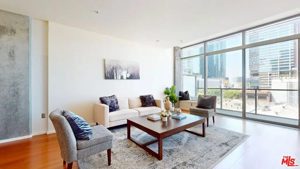 Condominium for sale at 1155 S Grand Avenue 516, Los Angeles, CA featuring 1 bed and 1 bath