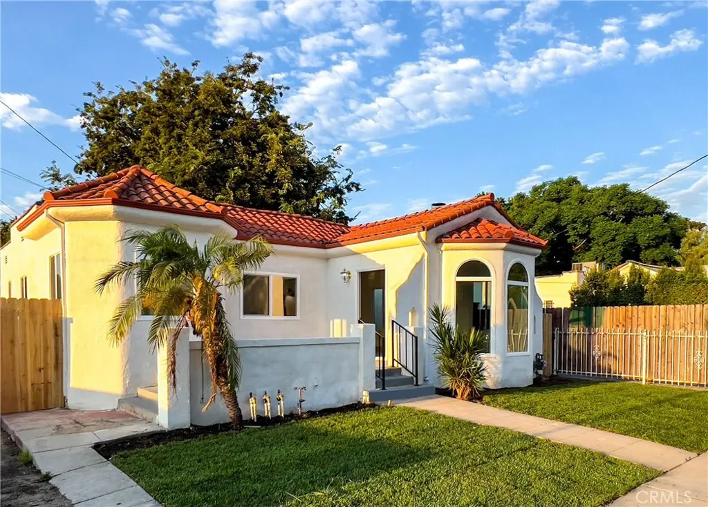 Single Family Residence for sale at 4380 W 28th Street, Los Angeles, CA featuring 3 beds and 2 baths