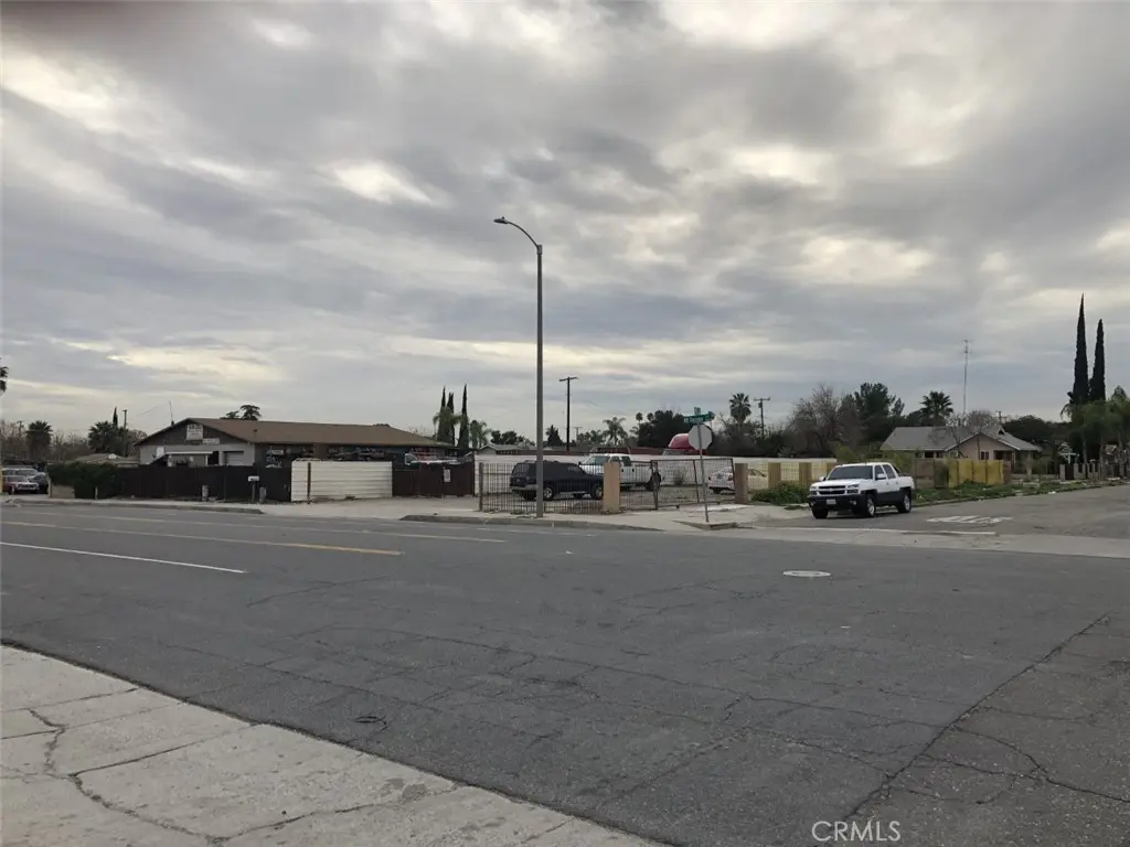 1098 N Mount Vernon, San Bernardino, CA — listing photo 1