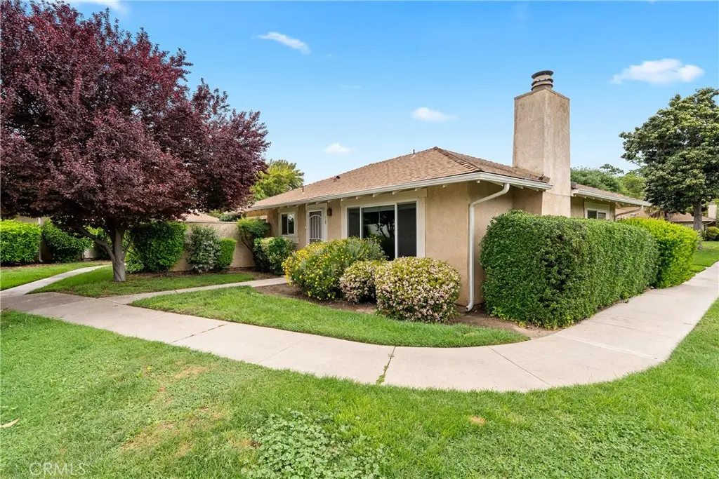 Condominium for sale at 18 Flag Way, Paso Robles, CA featuring 2 beds and 2 baths
