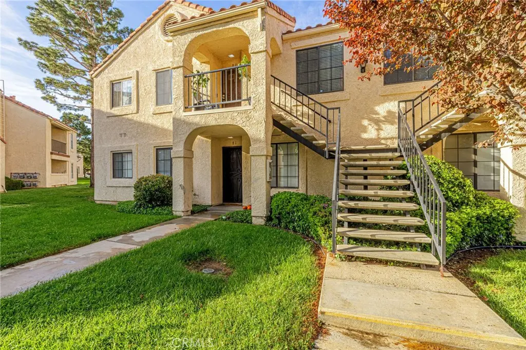 Condominium for sale at 2554 Olive 82, Palmdale, CA featuring 2 beds and 2 baths