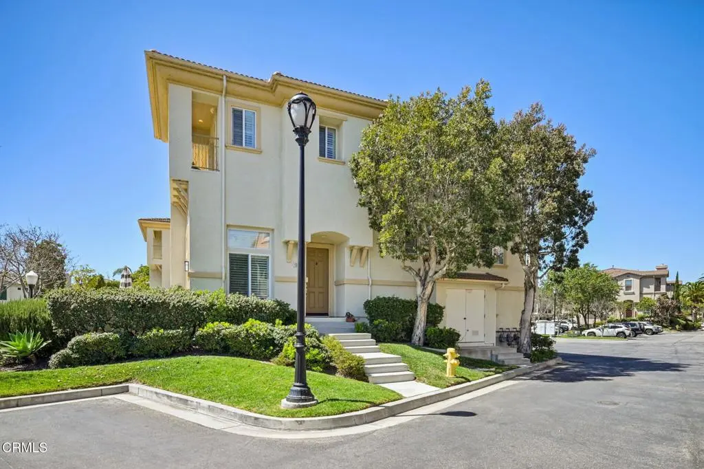 Townhouse for sale at 1337 Bayside Circle, Oxnard, CA featuring 3 beds and 3 baths