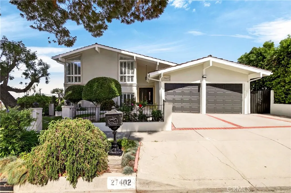 Single Family Residence for sale at 27402 Larchbluff, Rancho Palos Verdes, CA featuring 5 beds and 3 baths