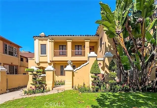 Residential Lease for rent at 223 1/2 S Gale Drive, Beverly Hills, Los Angeles County, CA featuring 3 beds and 2 baths