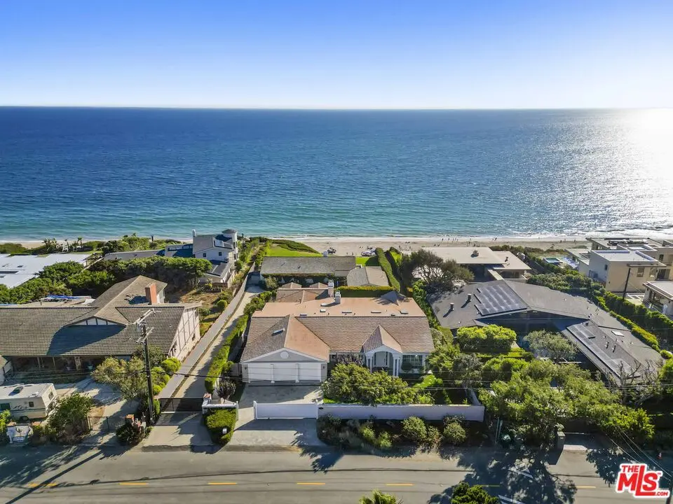 Residential Lease for rent at 7335 Birdview Avenue, Malibu, Los Angeles County, CA featuring 5 beds and 7 baths