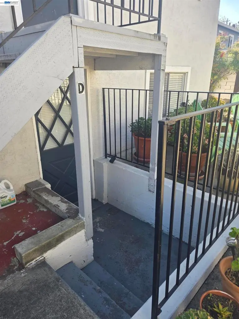 Residential Lease for rent at 3851 Vineyard Ave, Pleasanton, Alameda County, CA featuring 1 bed and 1 bath
