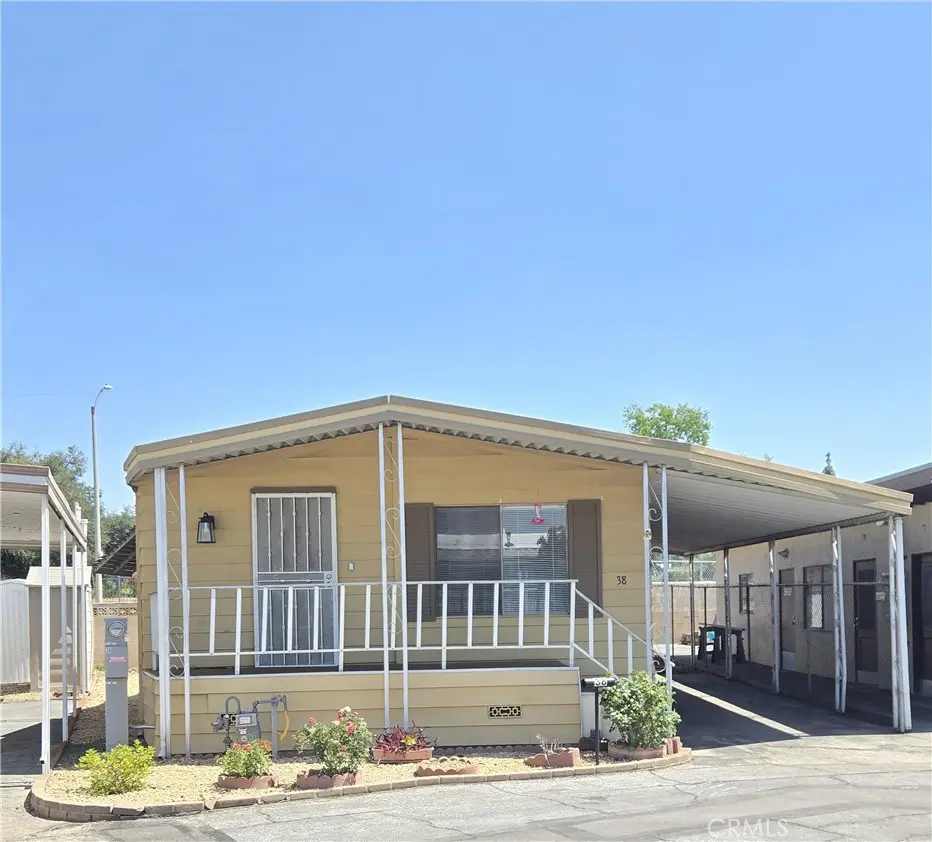 840 E Foothill blvd E 38, Azusa, CA — listing photo 1