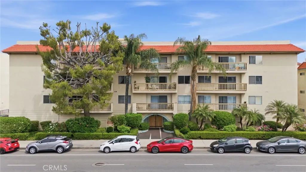 5400 Lindley Avenue 121, Encino, CA — listing photo 1