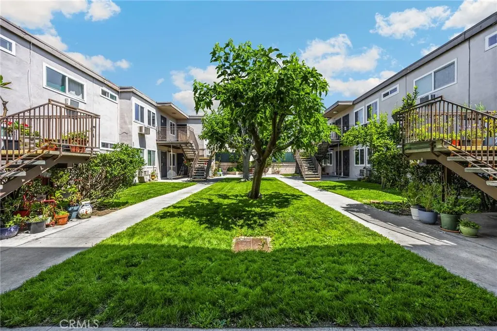 7135 Coldwater Canyon 14, North Hollywood, CA — listing photo 1