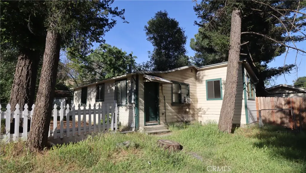 Single Family Residence for sale at 3594 Halika Street, Clearlake, CA featuring 2 beds and 1 bath