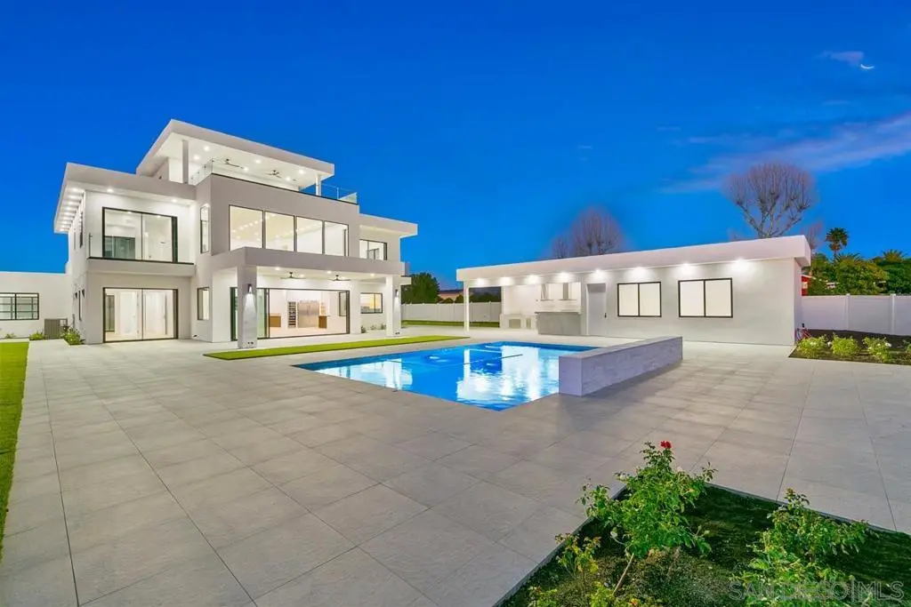 Single Family Residence for rent at 41955 Altanos Road, Temecula, CA featuring 5 beds and 6 baths