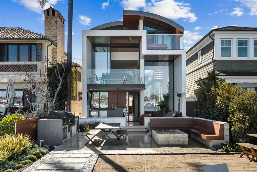 Residential Lease for rent at 1509 E Bay Avenue, Newport Beach, Orange County, CA featuring 4 beds and 5 baths