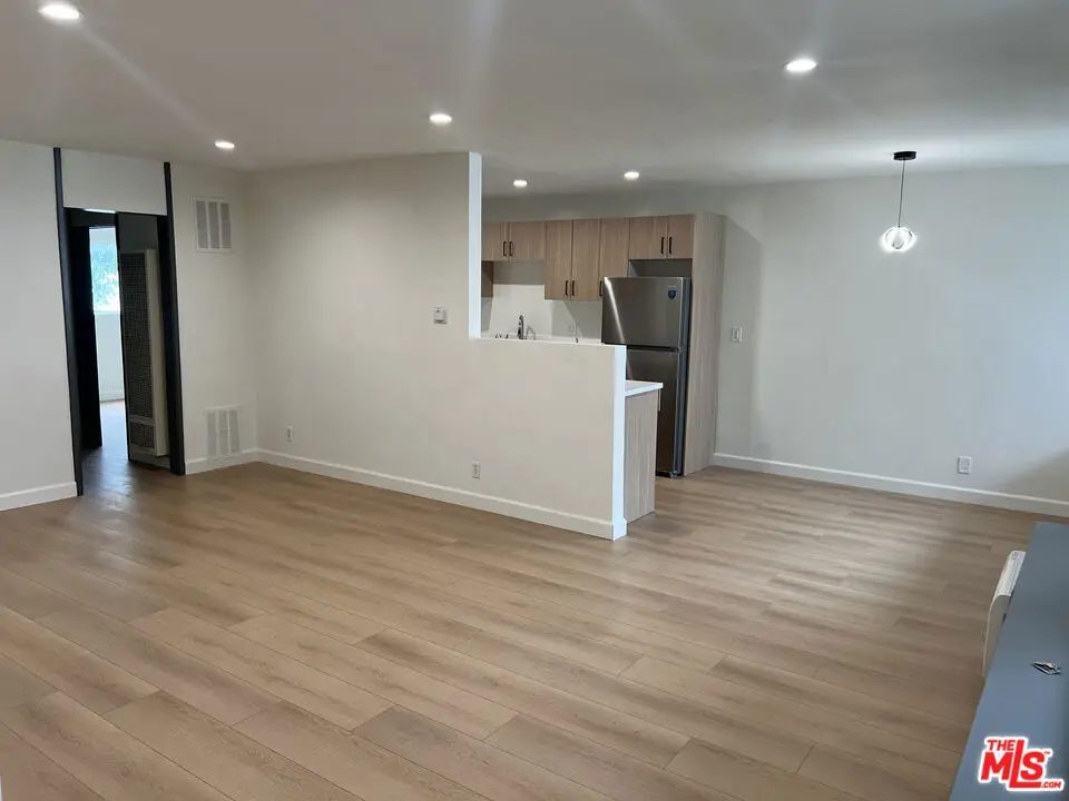 Residential Lease for rent at 1253 N Hayworth Avenue 109, West Hollywood, Los Angeles County, CA featuring 1 bed and 1 bath