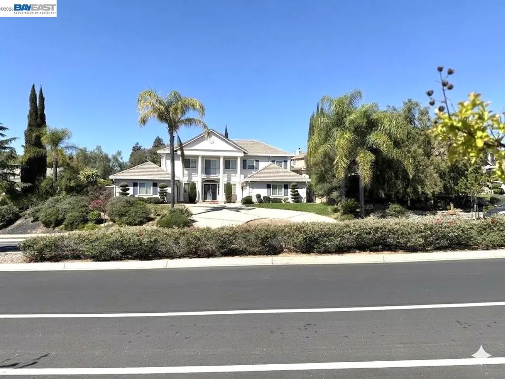 Single Family Residence for sale at 47 E Country Club Dr, Brentwood, CA featuring 5 beds and 3 baths