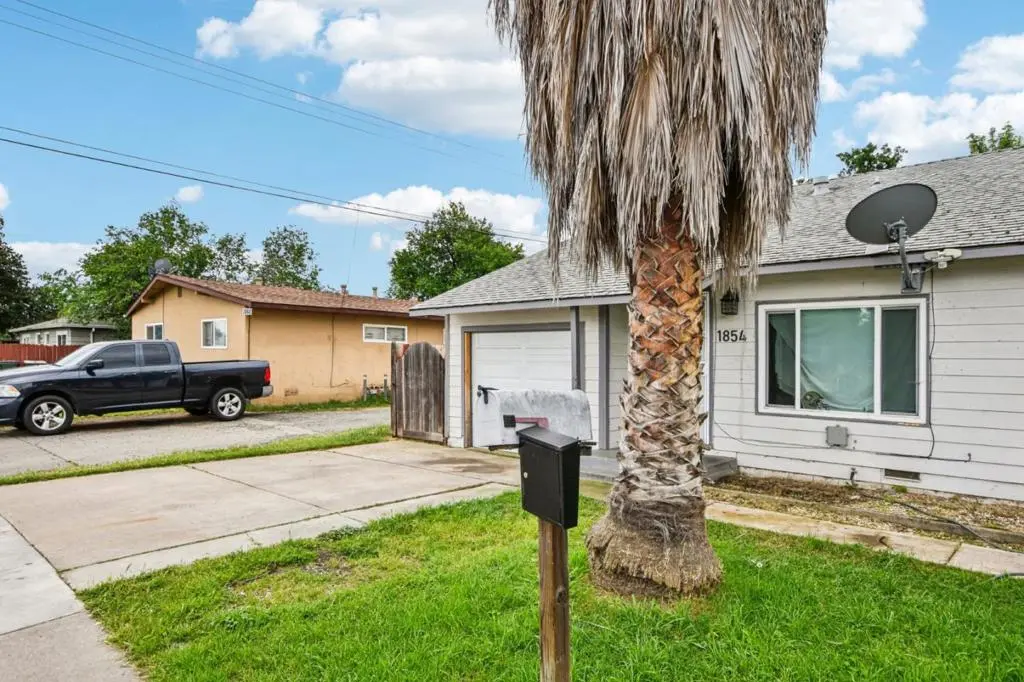 Duplex for sale at 1852 Grand Avenue, Sacramento, CA