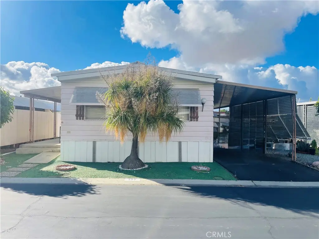 Manufactured In Park for sale at 575 S Lyon 137, Hemet, CA featuring 2 beds and 2 baths