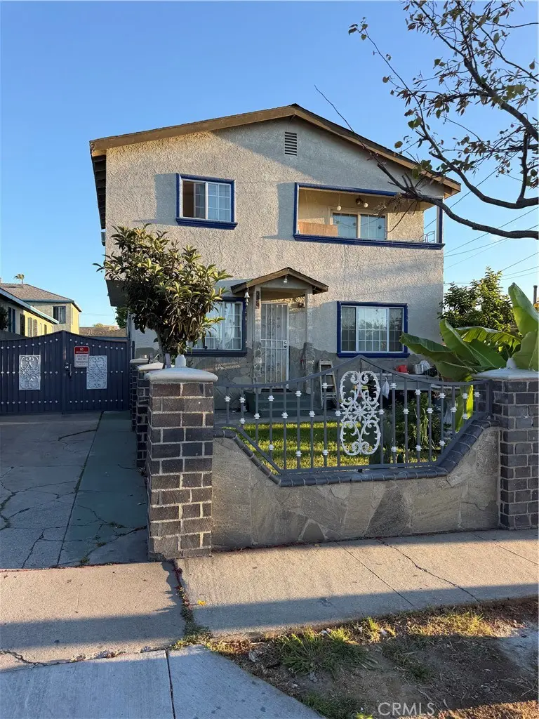 Duplex for sale at 536 E 67th, Inglewood, CA