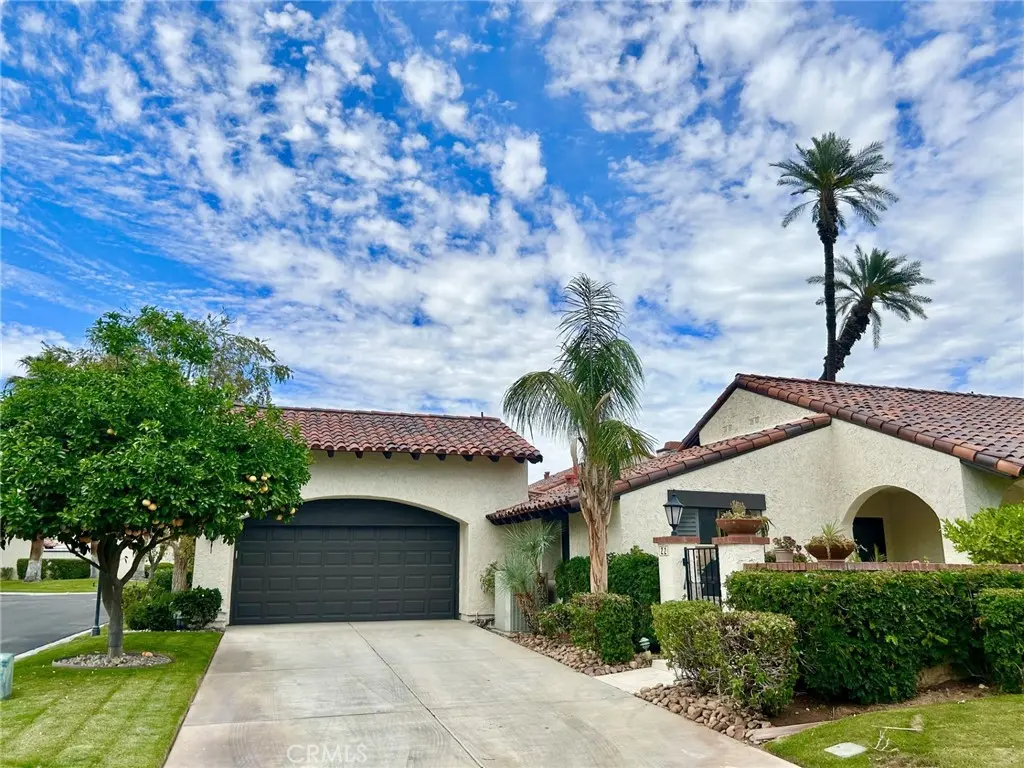 Single Family Residence for rent at 22 Calle Escala, Rancho Mirage, CA featuring 3 beds and 3 baths