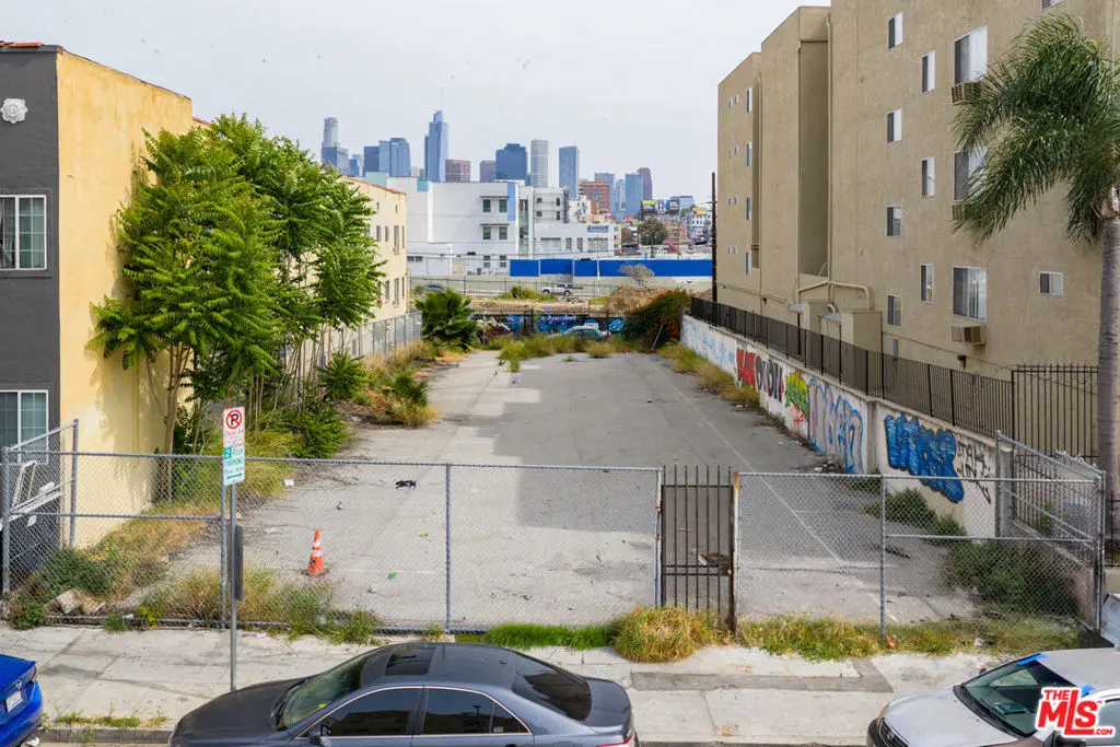 744 S Carondelet Street, Los Angeles, CA — listing photo 1