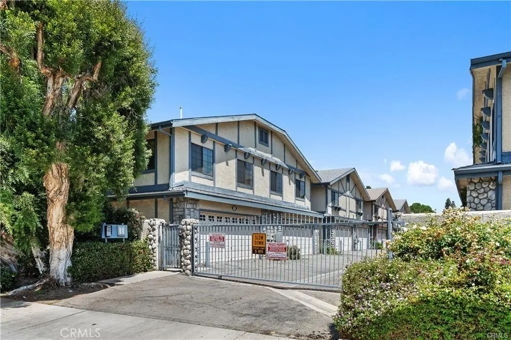 18435 Keswick Street 13, Reseda, CA — listing photo 1