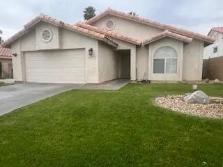 Residential Lease for rent at 30375 Avenida Alvera, Cathedral City, Riverside County, CA featuring 3 beds and 2 baths