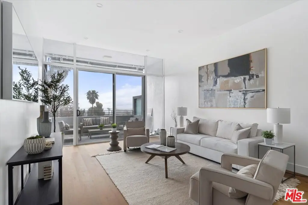 16601 Marquez Avenue 302, Pacific Palisades, CA — listing photo 1
