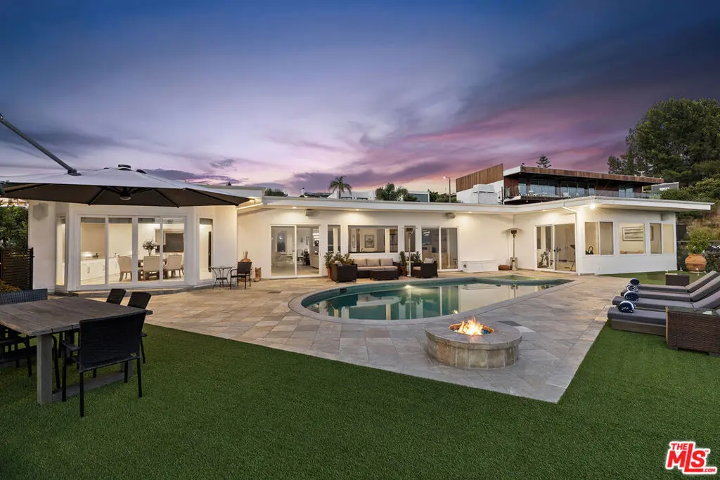 Residential Lease for rent at 7834 Electra Drive, Los Angeles, Los Angeles County, CA featuring 4 beds and 5 baths