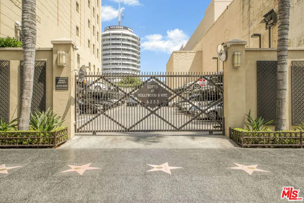 Condominium for sale at 6253 Hollywood Boulevard 903, Los Angeles, CA and 1 bath
