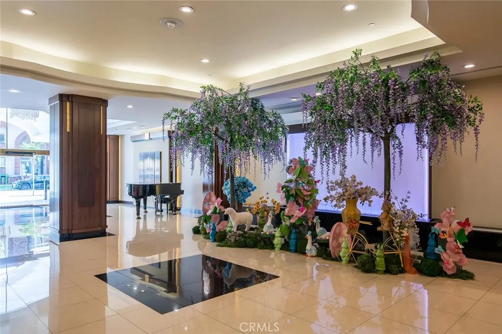 Residential Lease for rent at 345 Pioneer 502, Glendale, Los Angeles County, CA featuring 3 beds and 2 baths