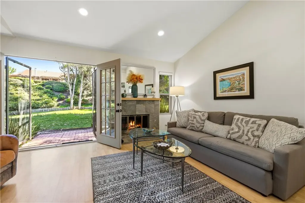 19958 Avenue Of The Oaks, Newhall, CA — listing photo 1
