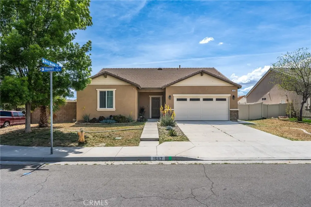 Single Family Residence for sale at 1662 Hayloft Place, San Jacinto, CA featuring 3 beds and 2 baths