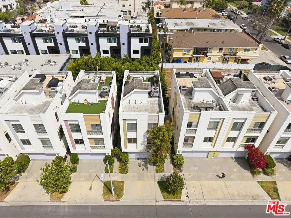 Residential Lease for rent at 5911 Saturn Street, Los Angeles, Los Angeles County, CA featuring 3 beds and 3 baths