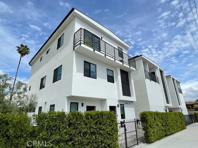 11451 W Victory Boulevard, North Hollywood, CA — listing photo 1