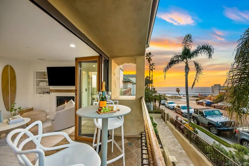 Single Family Residence for rent at 229 Bonair St, La Jolla, CA featuring 2 beds and 2 baths