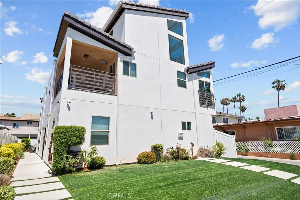 1013 E La Palma, Inglewood, CA — listing photo 1